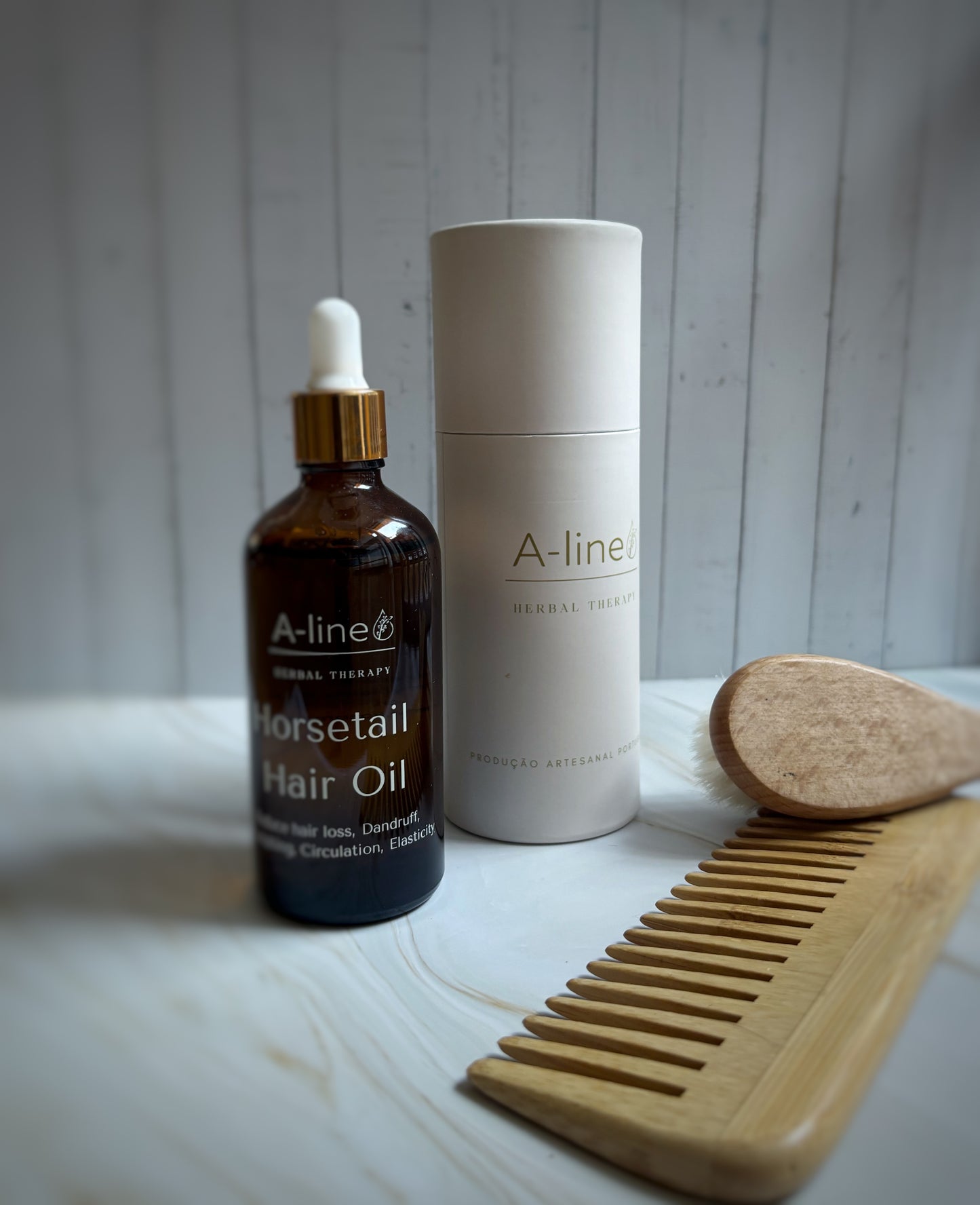 A-line Horsetail Hair Oil for hair care in a 100 ml bottle, made with horsetail, rosemary, olive oil and castor oil.